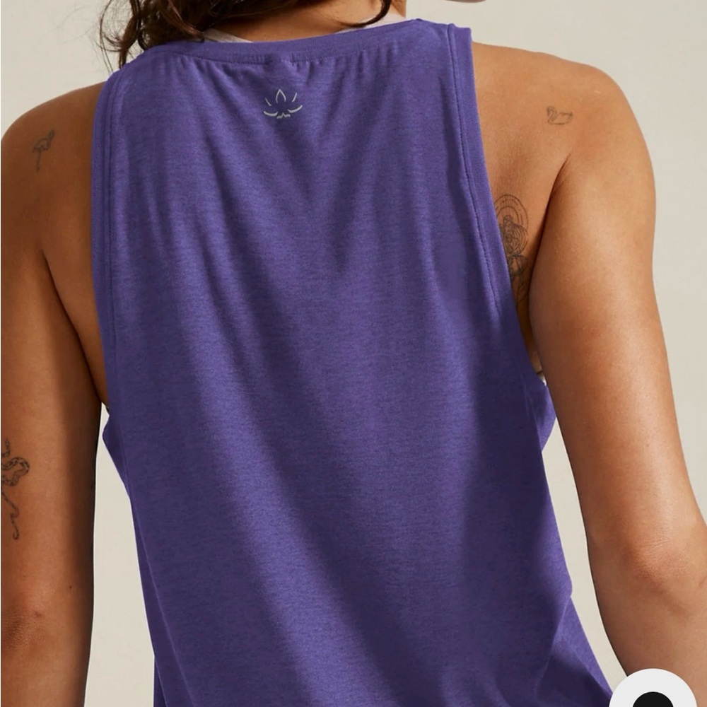 Beyond Yoga Featherweight Rebalance Tank - Picture 2 of 8